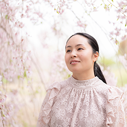 シンガーソングライター　大宮香織さん